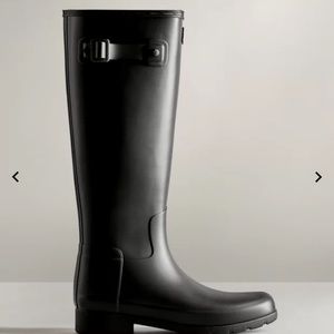COPY - Hunter’s refined tall rain boots!